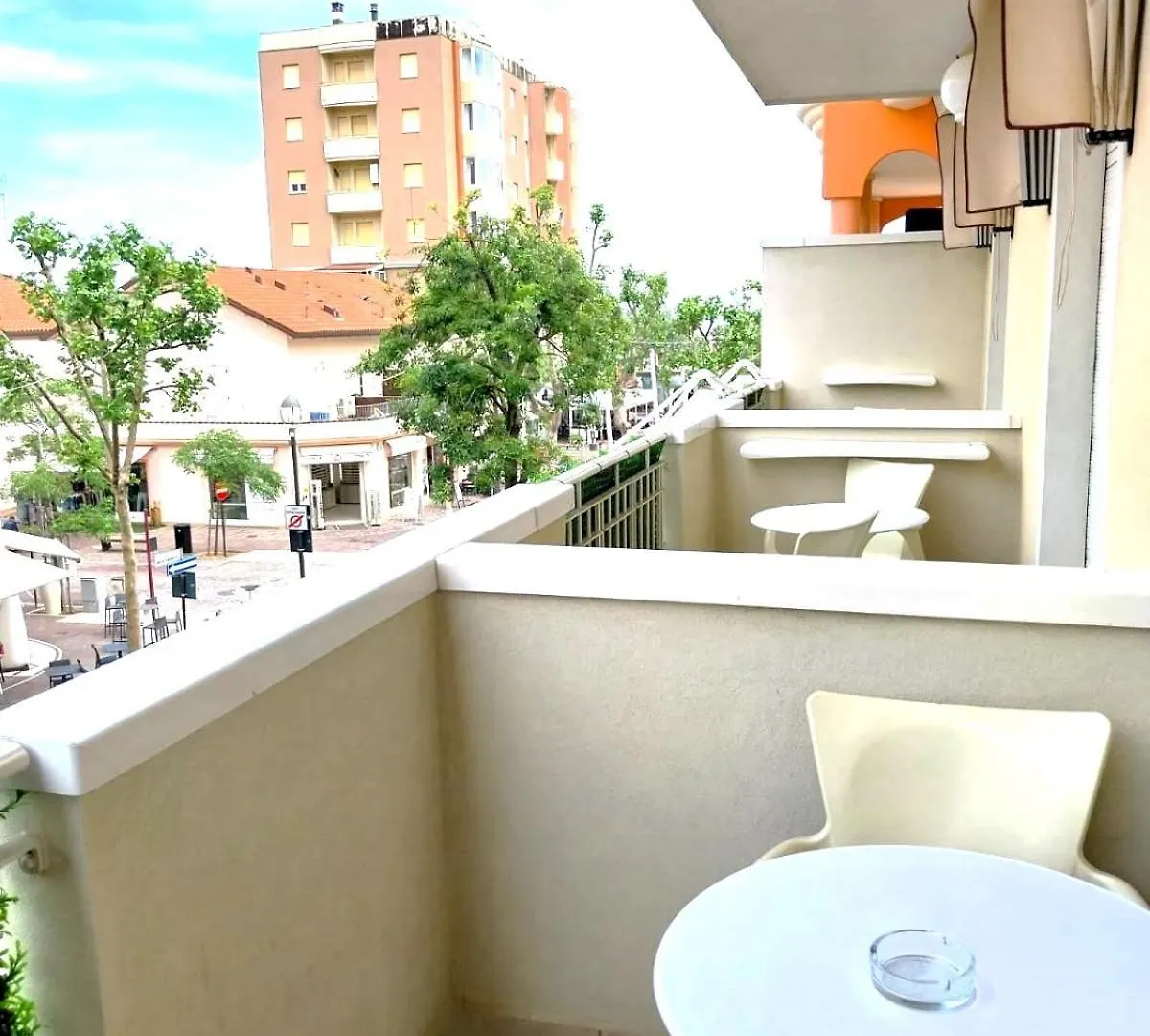 Hotel Angela Misano Adriatico 3*,