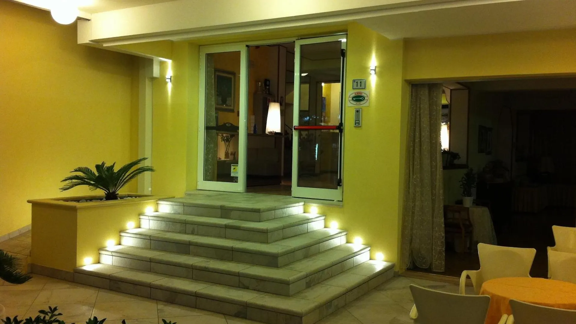 Hotel Angela Misano Adriatico 3*,